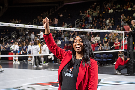 Chairwoman Hendrickson serves First Serve at Atlanta Vibe Home Match